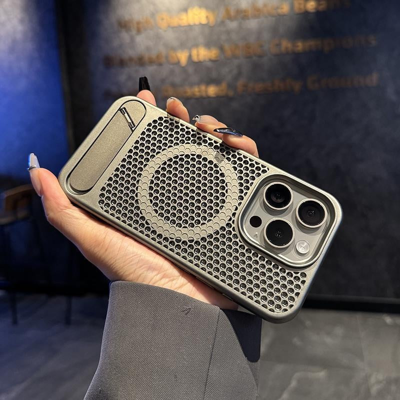 Honeycomb heat dissipation breathable magnetic suction suitable for Apple 16 protective iPhone 15 Promax invisible bracket phone case