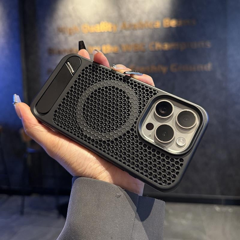 Honeycomb heat dissipation breathable magnetic suction suitable for Apple 16 protective iPhone 15 Promax invisible bracket phone case